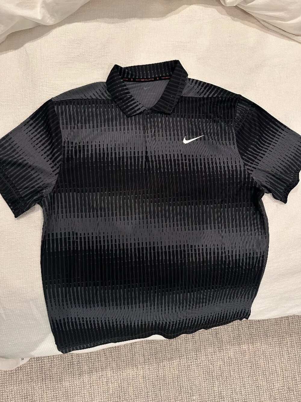 Nike Dri-Fit Tiger Woods Collection - Men's Large (L)
